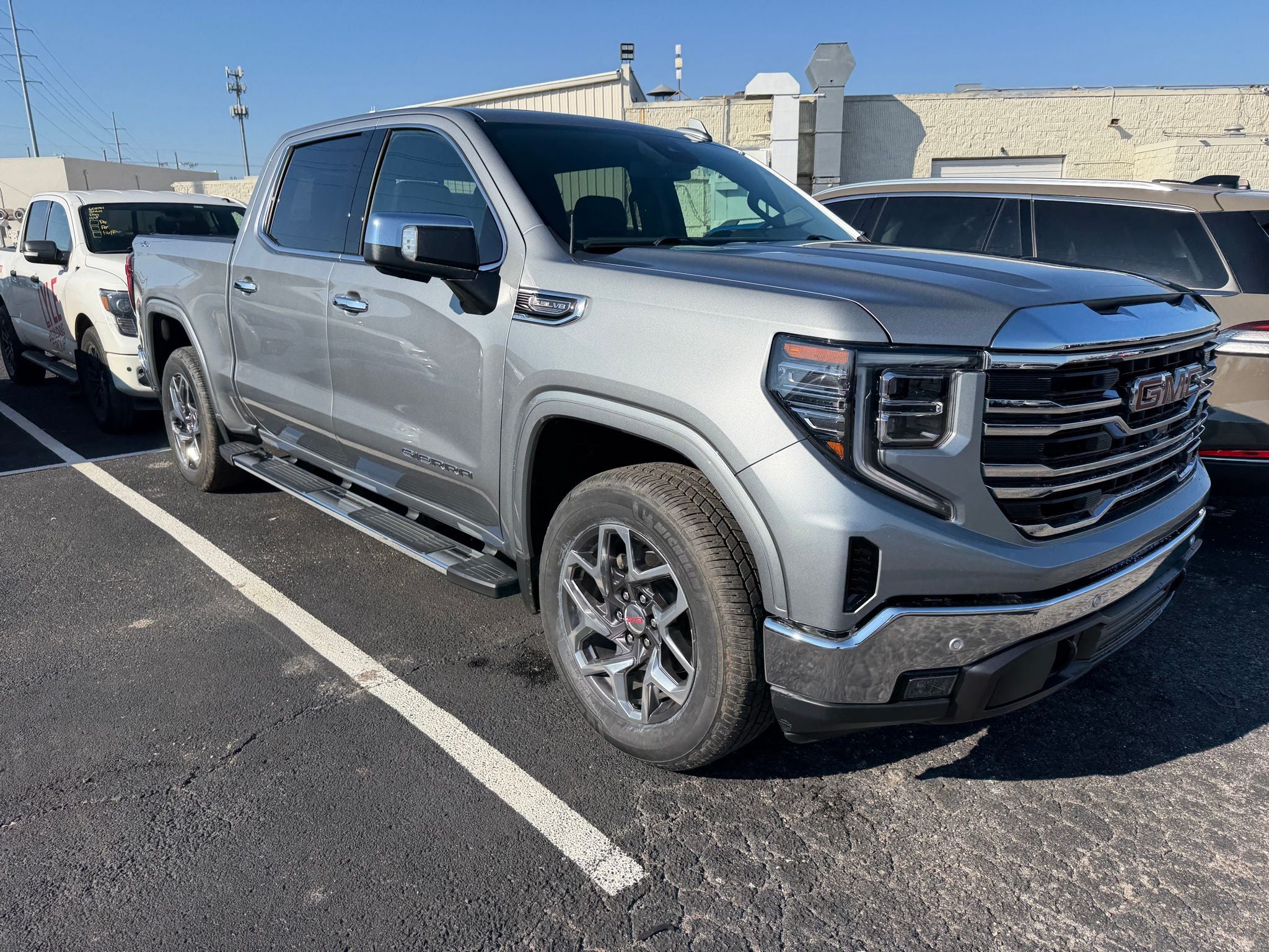 2024 GMC Sierra 1500 SLT