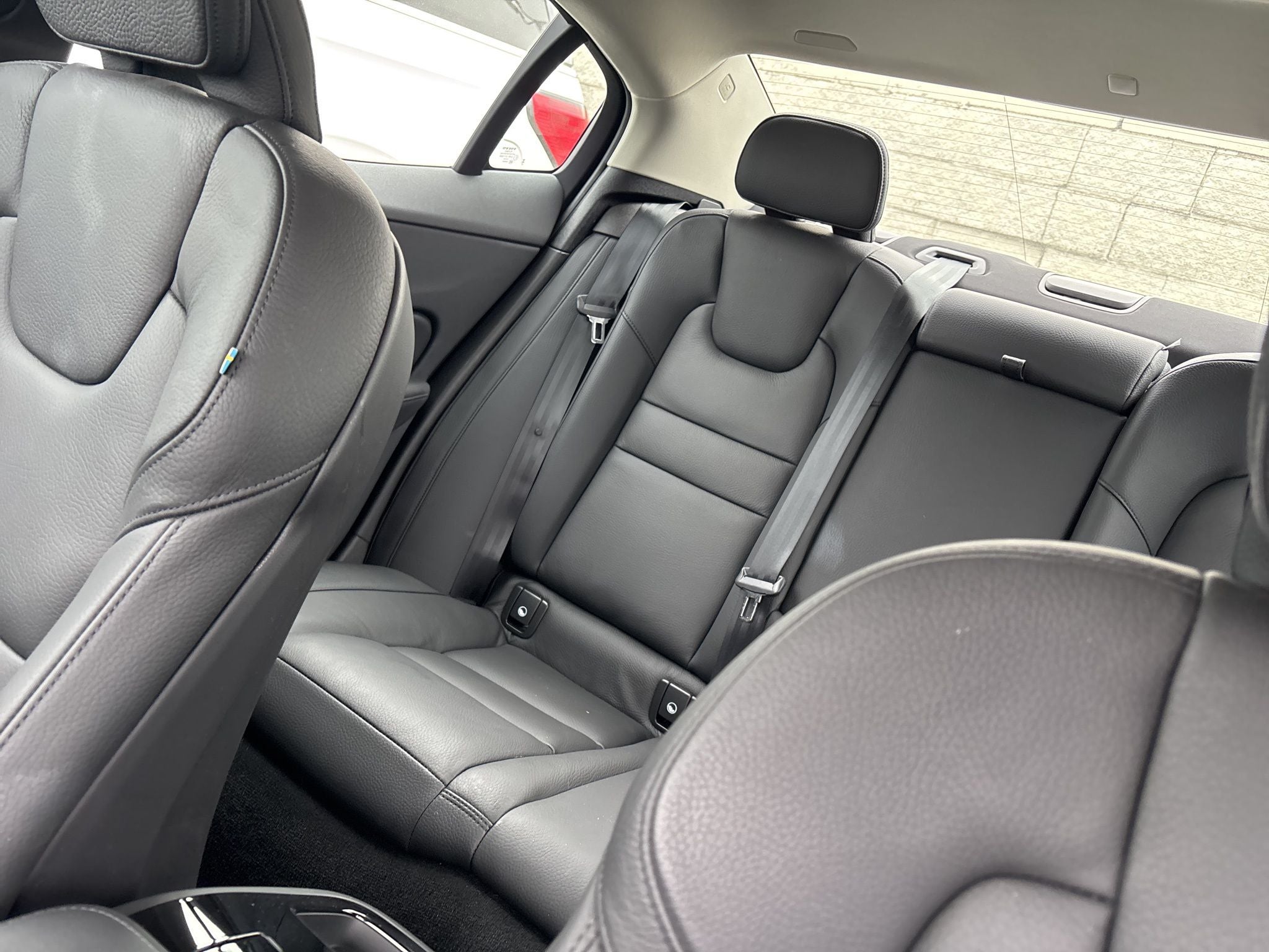 2025 Volvo S60 Plug-In Hybrid T8 Plus