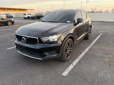 2020 Volvo XC40 Momentum