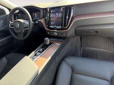 2024 Volvo XC60 B5 Plus Dark Theme