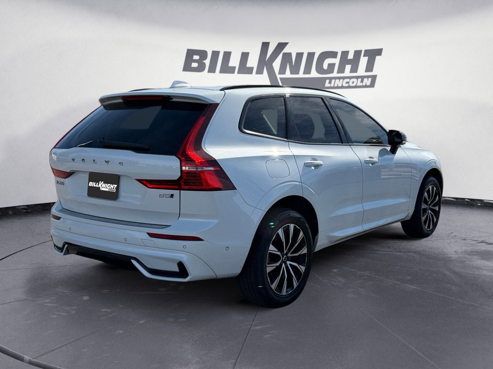 2024 Volvo XC60 B5 Plus Dark Theme