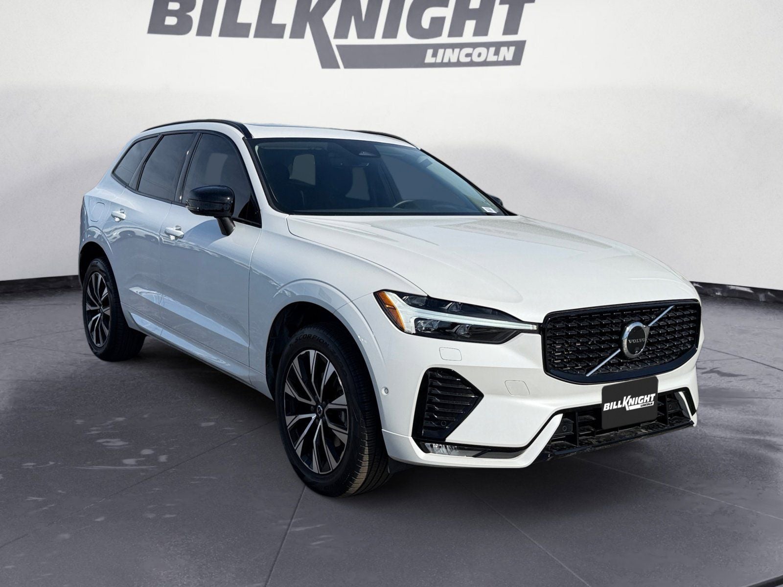 2024 Volvo XC60 B5 Plus Dark Theme