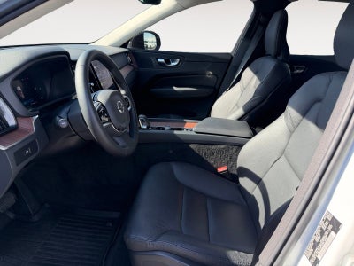 2024 Volvo XC60 B5 Plus Dark Theme