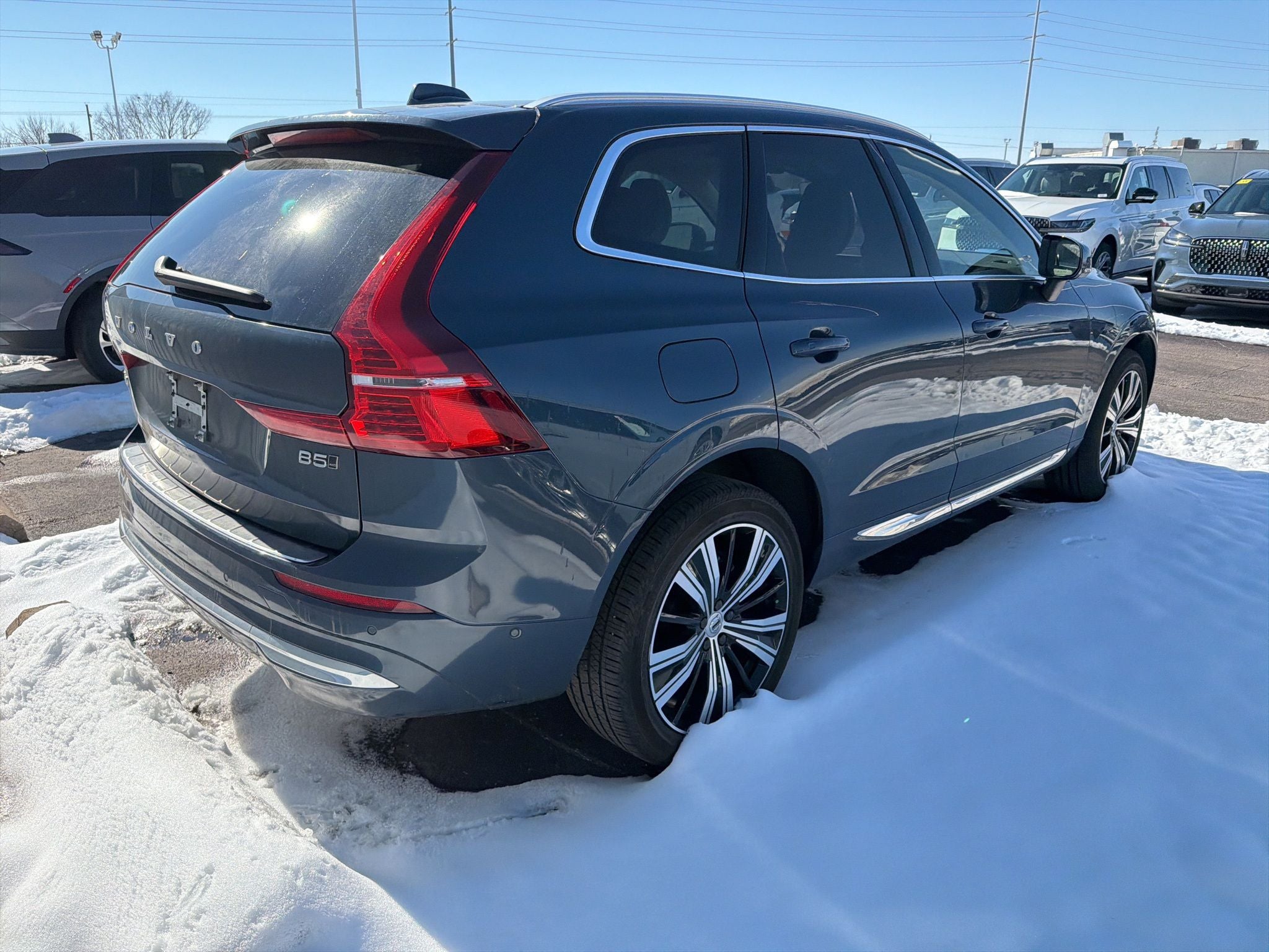 2023 Volvo XC60 B5 Plus Bright Theme
