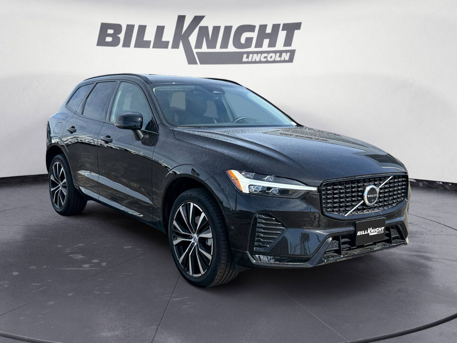 2023 Volvo XC60 B5 Plus Dark Theme