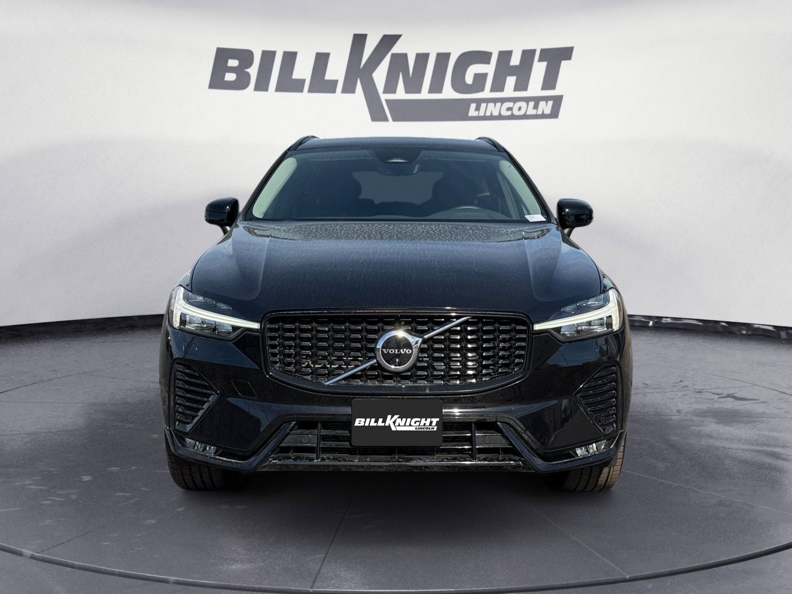 2023 Volvo XC60 B5 Plus Dark Theme