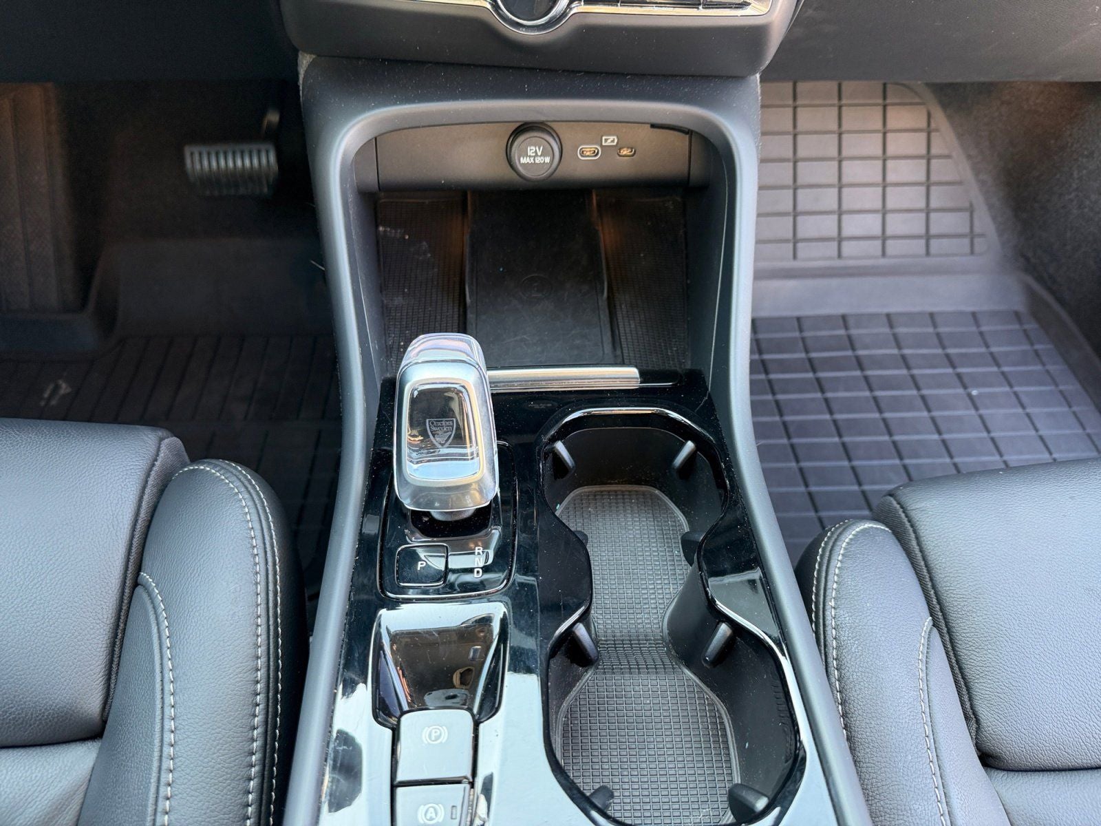 2024 Volvo XC40 Ultimate