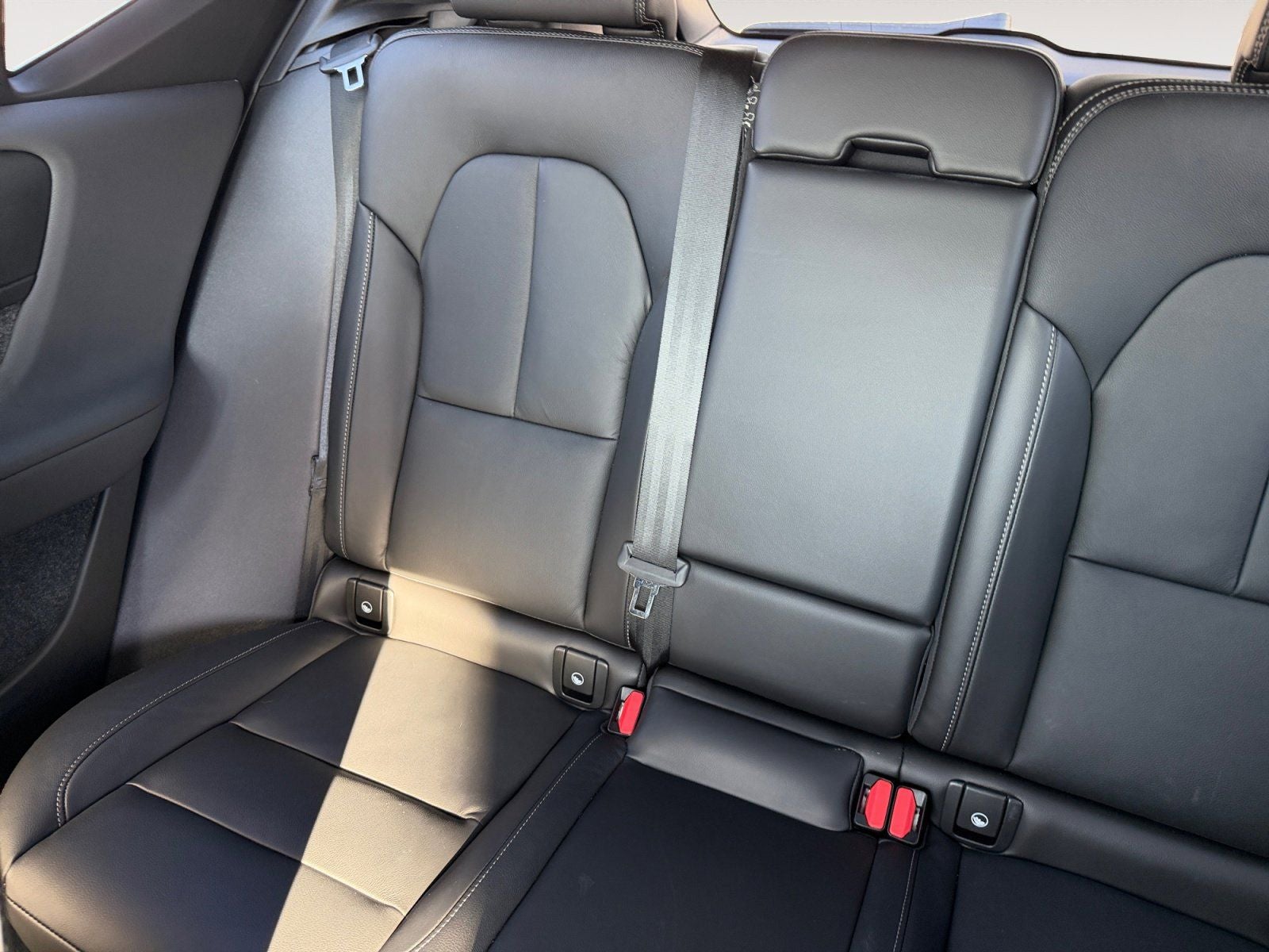 2024 Volvo XC40 Ultimate