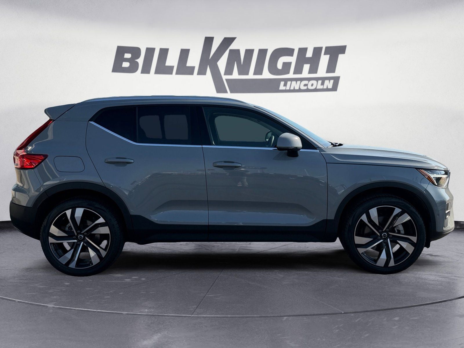 2024 Volvo XC40 Ultimate