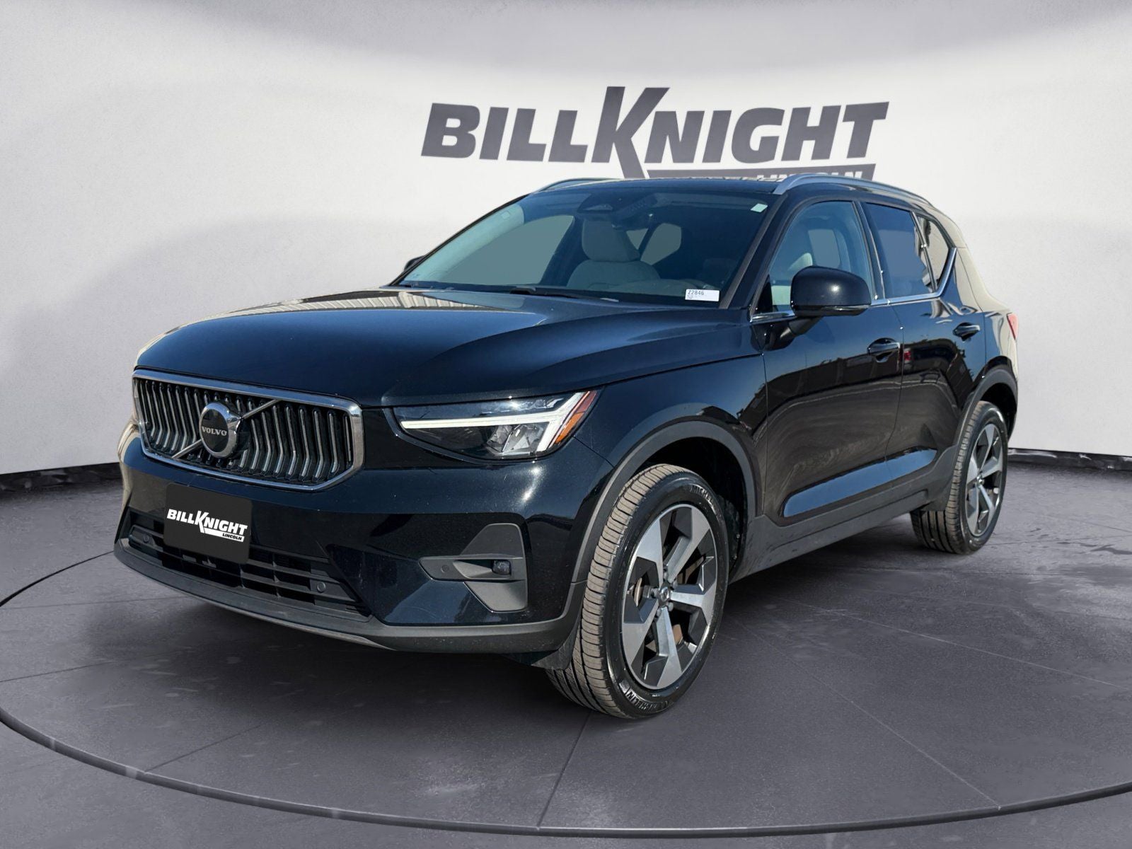 2023 Volvo XC40 B5 Plus Bright Theme