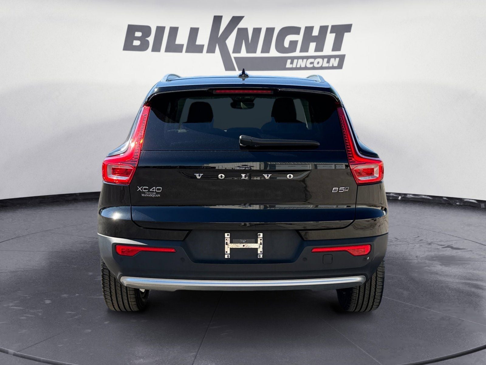 2023 Volvo XC40 B5 Plus Bright Theme