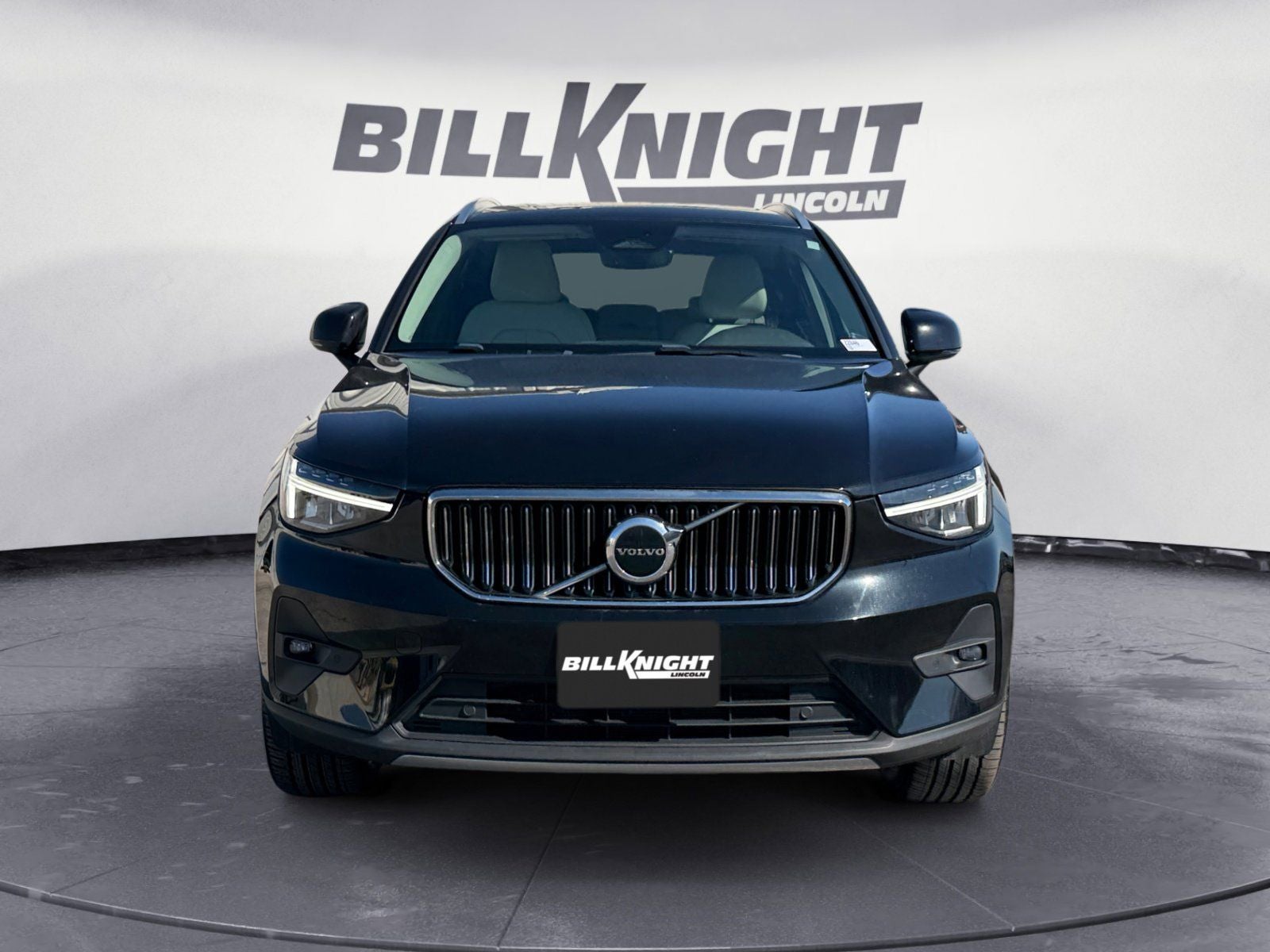 2023 Volvo XC40 B5 Plus Bright Theme