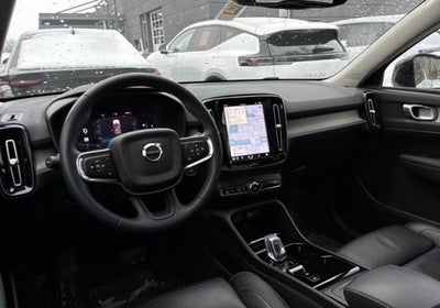 2023 Volvo XC40 B5 Plus Dark Theme