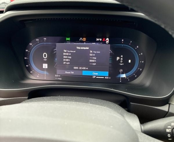 2023 Volvo XC40 B5 Plus Dark Theme