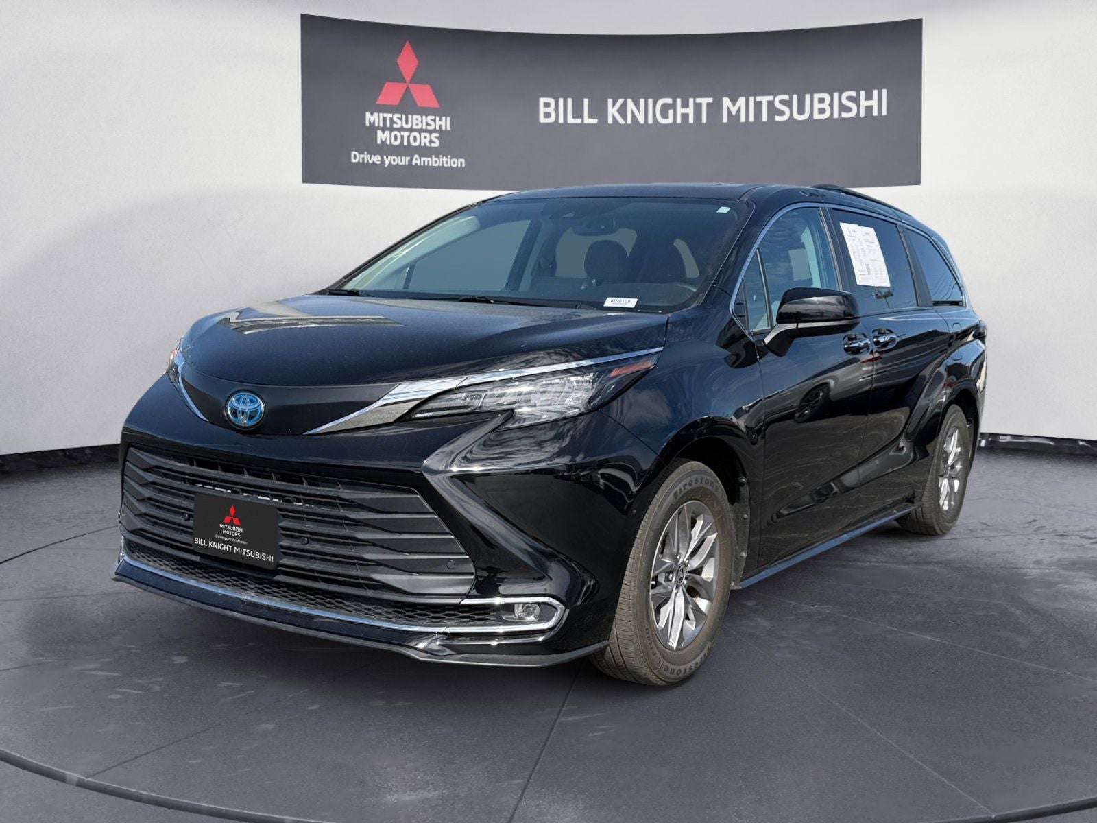 2024 Toyota Sienna XLE 8 Passenger