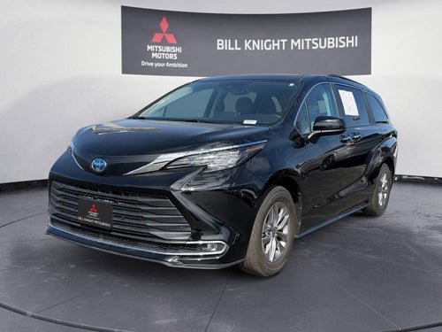 2024 Toyota Sienna XLE 8 Passenger