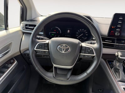 2024 Toyota Sienna XLE 8 Passenger