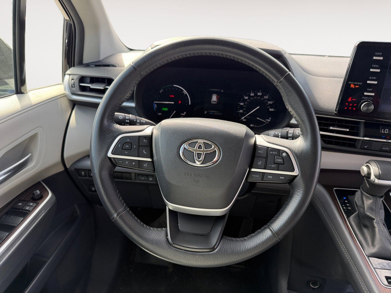 2024 Toyota Sienna XLE 8 Passenger