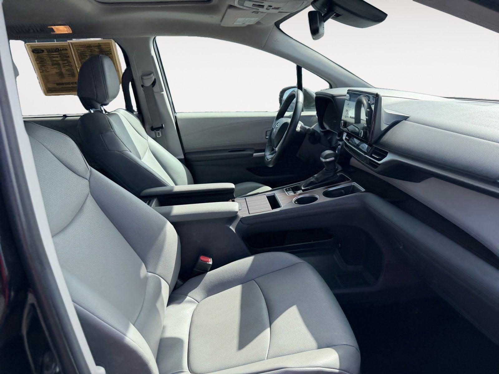 2024 Toyota Sienna XLE 8 Passenger