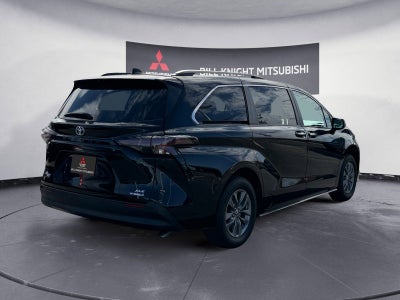 2024 Toyota Sienna XLE 8 Passenger
