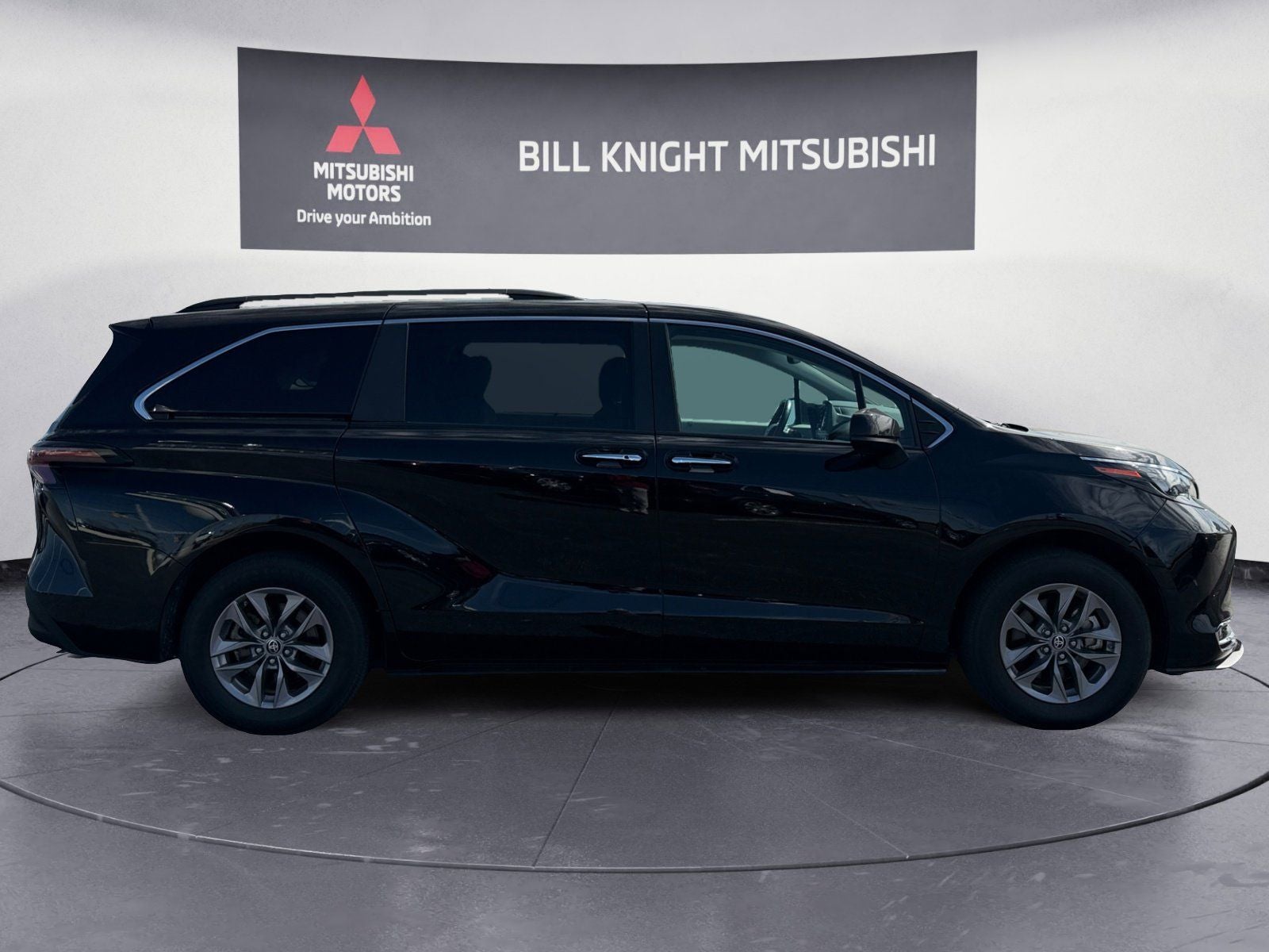 2024 Toyota Sienna XLE 8 Passenger