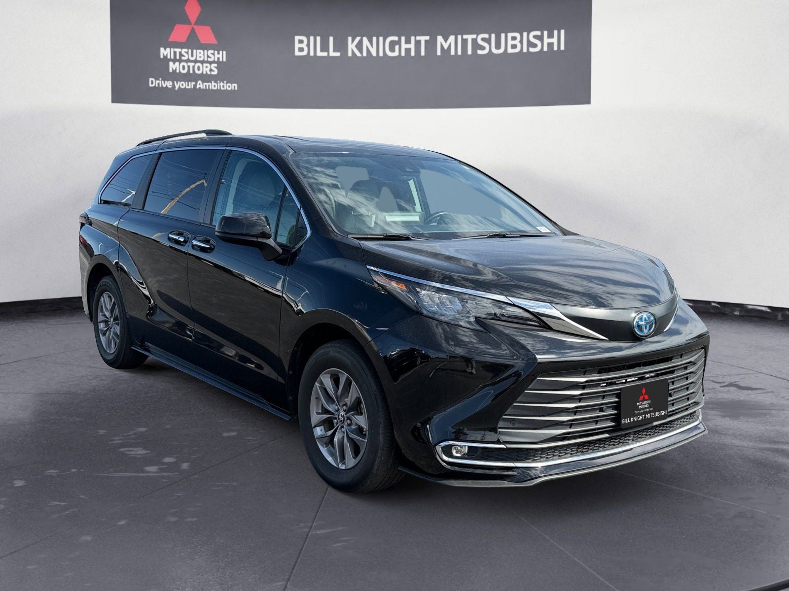 2024 Toyota Sienna XLE 8 Passenger