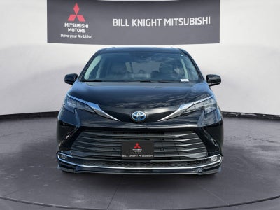 2024 Toyota Sienna XLE 8 Passenger