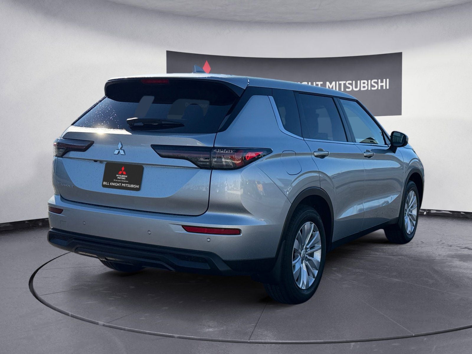 2026 Mitsubishi Outlander ES