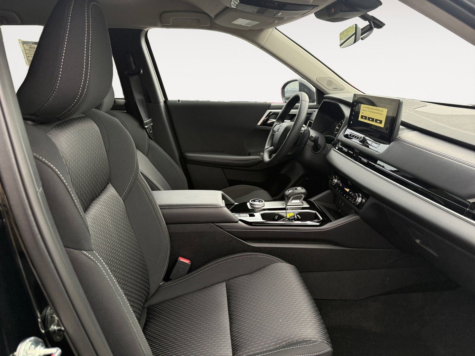 2025 Mitsubishi Outlander ES