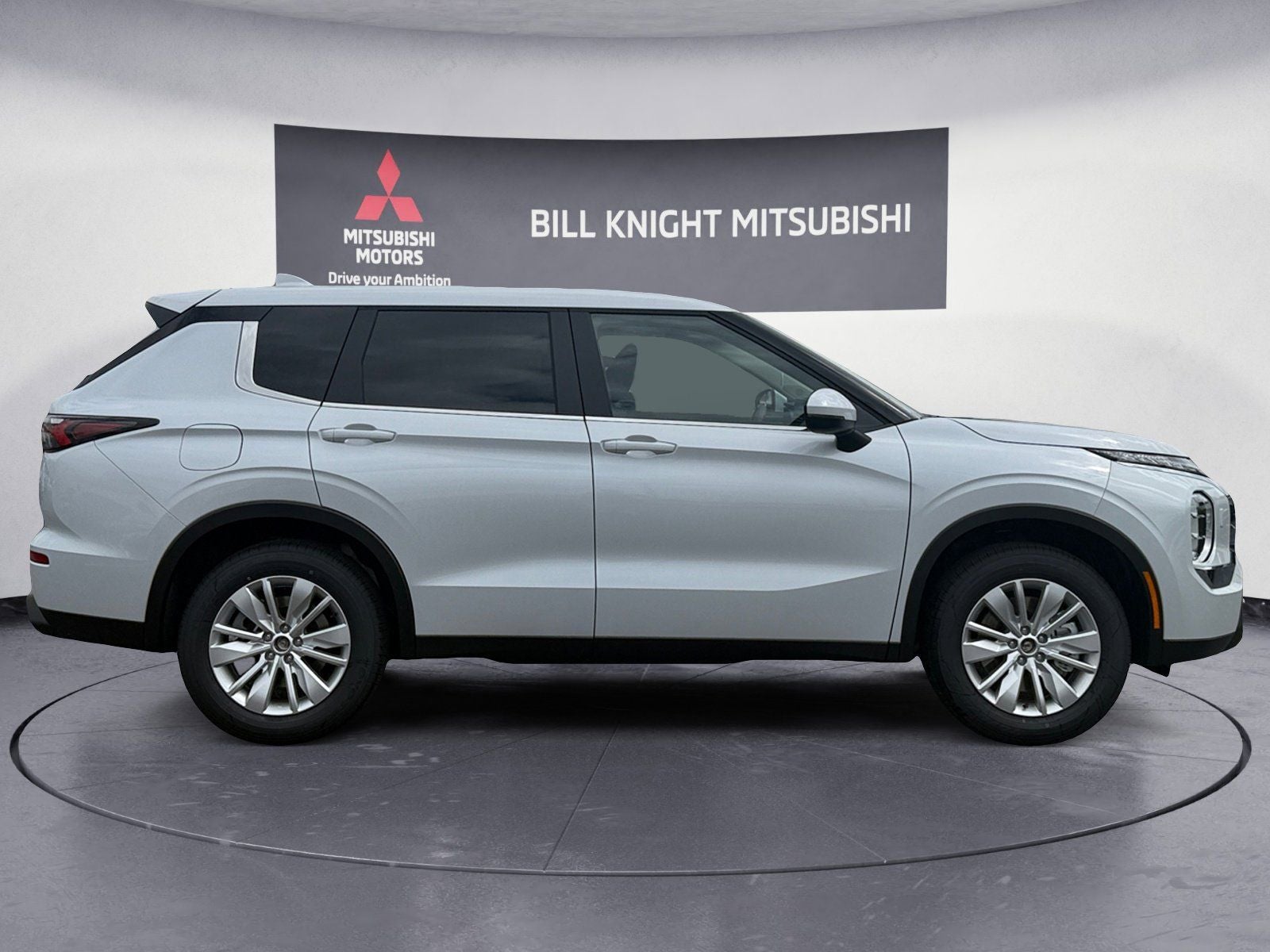 2025 Mitsubishi Outlander ES
