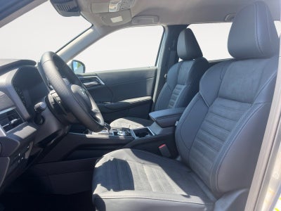 2025 Mitsubishi Outlander PHEV SE