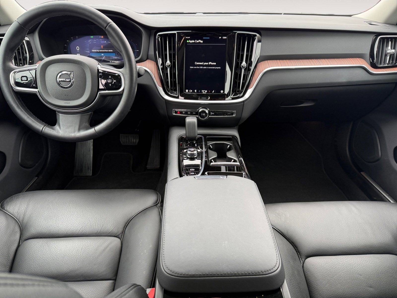 2025 Volvo S60 Plug-In Hybrid T8 Plus