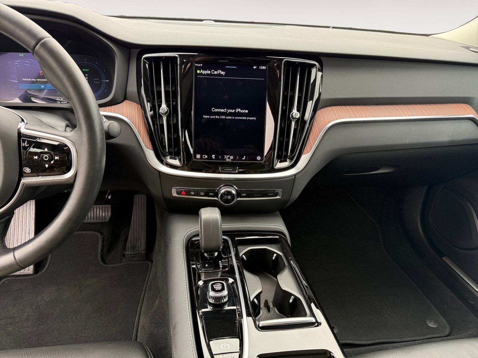 2025 Volvo S60 Plug-In Hybrid T8 Plus