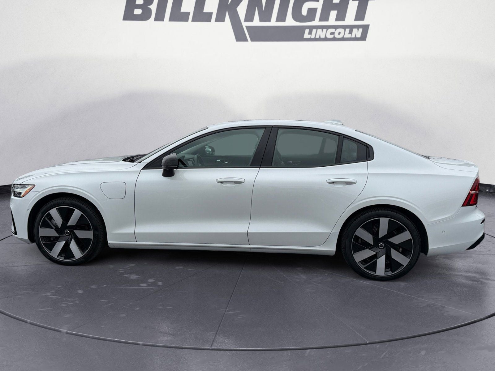 2025 Volvo S60 Plug-In Hybrid T8 Plus