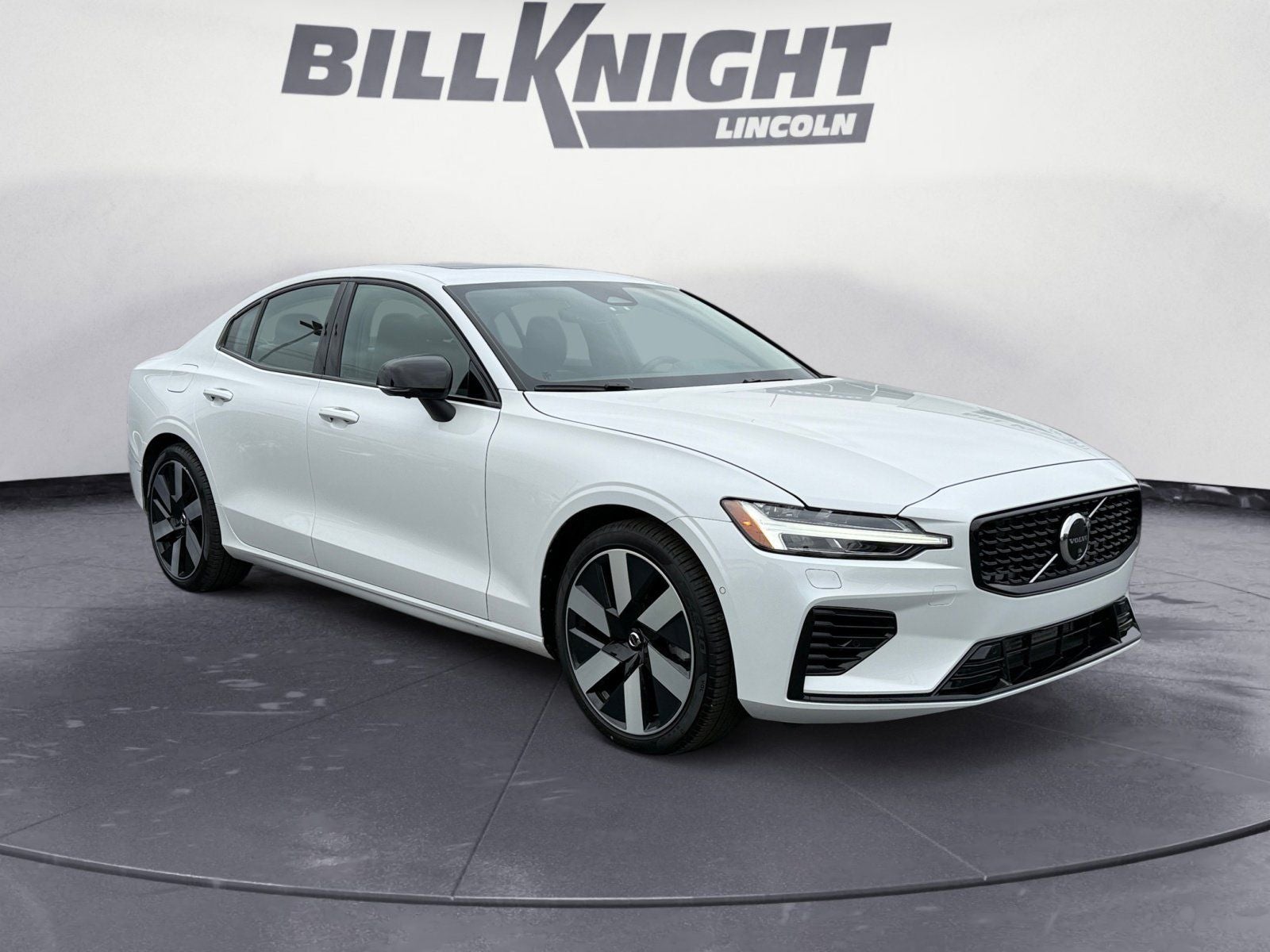 2025 Volvo S60 Plug-In Hybrid T8 Plus