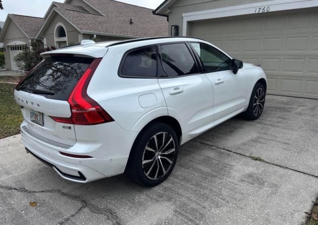 2023 Volvo XC60 B5 Plus Dark Theme