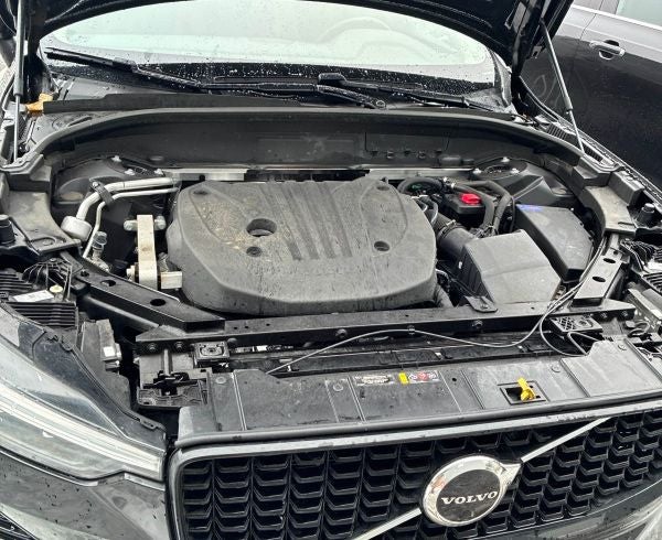 2023 Volvo XC60 B5 Plus Dark Theme