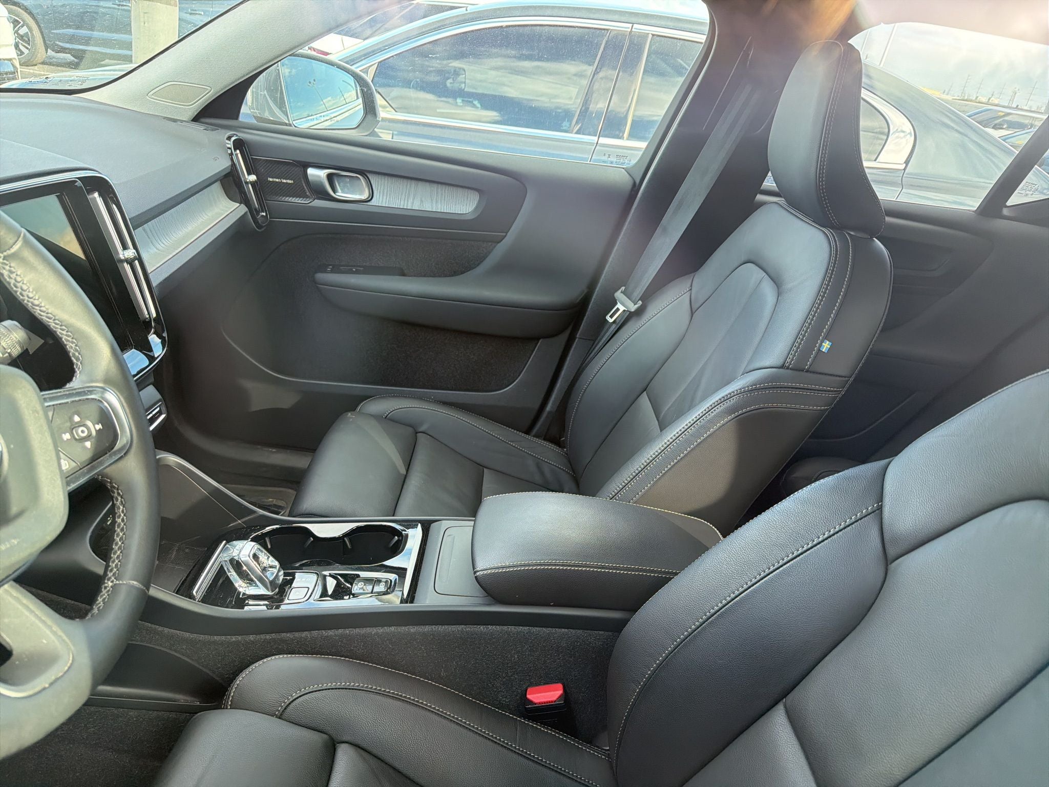 2024 Volvo XC40 Ultimate