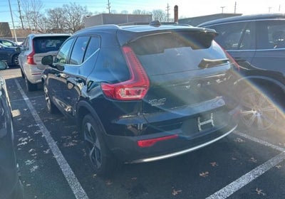 2023 Volvo XC40 B5 Plus Bright Theme