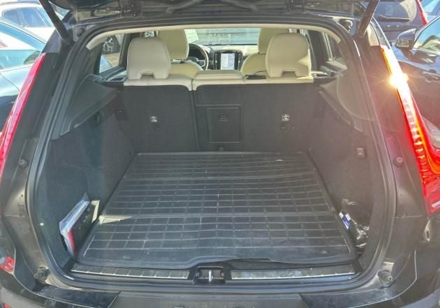 2023 Volvo XC40 B5 Plus Bright Theme